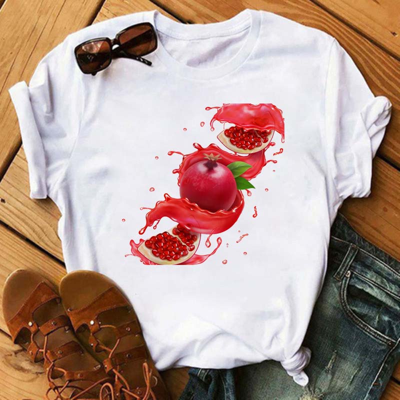 Maycaur Nové Kawaii Dámské Topy s Potiskem Ovoce Jahody Ležérní Dámské Krátkorukávové Streetwear Černé Trička Oversized s Kulatým Výstřihem