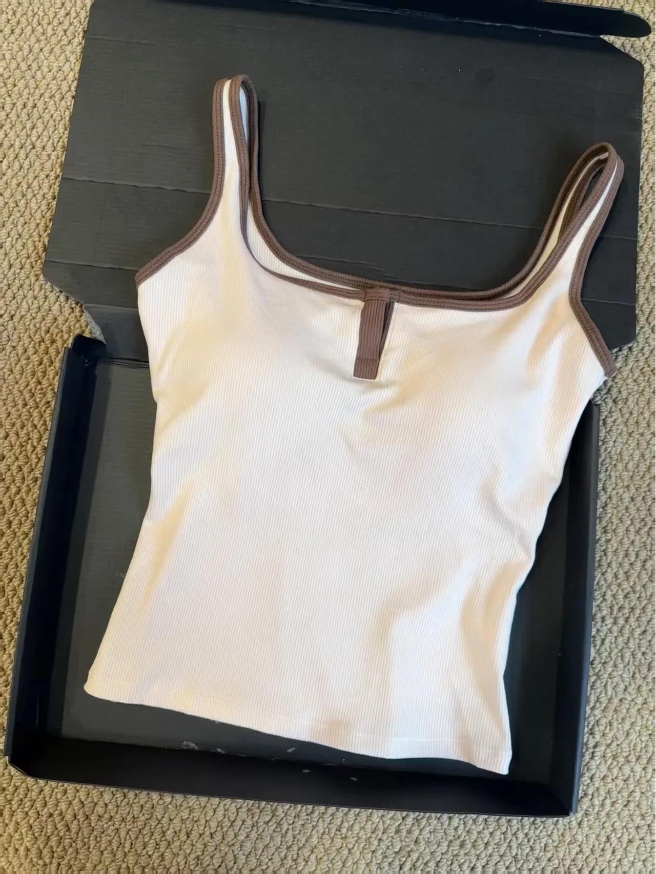 

Warm Little Ai Women s Color Block Camisole: Versatile, Comfortable Base Layer for Casual Wear One Size (80-128 jin)