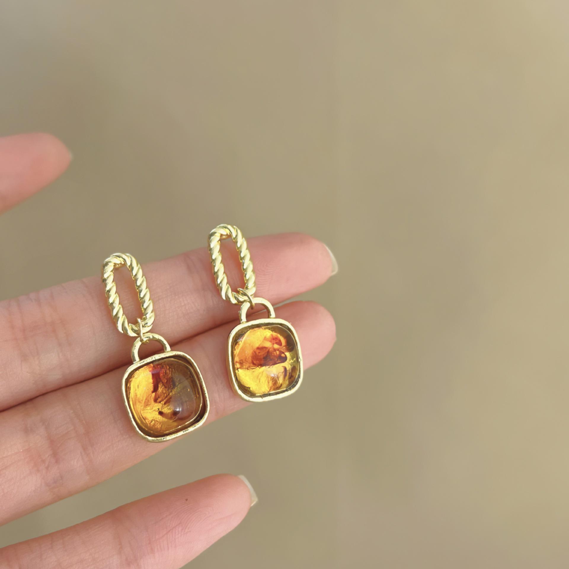 

«Серьги-иглы Майяра 925»: Янтарный жемчуг в стиле ретро для осени/зимы