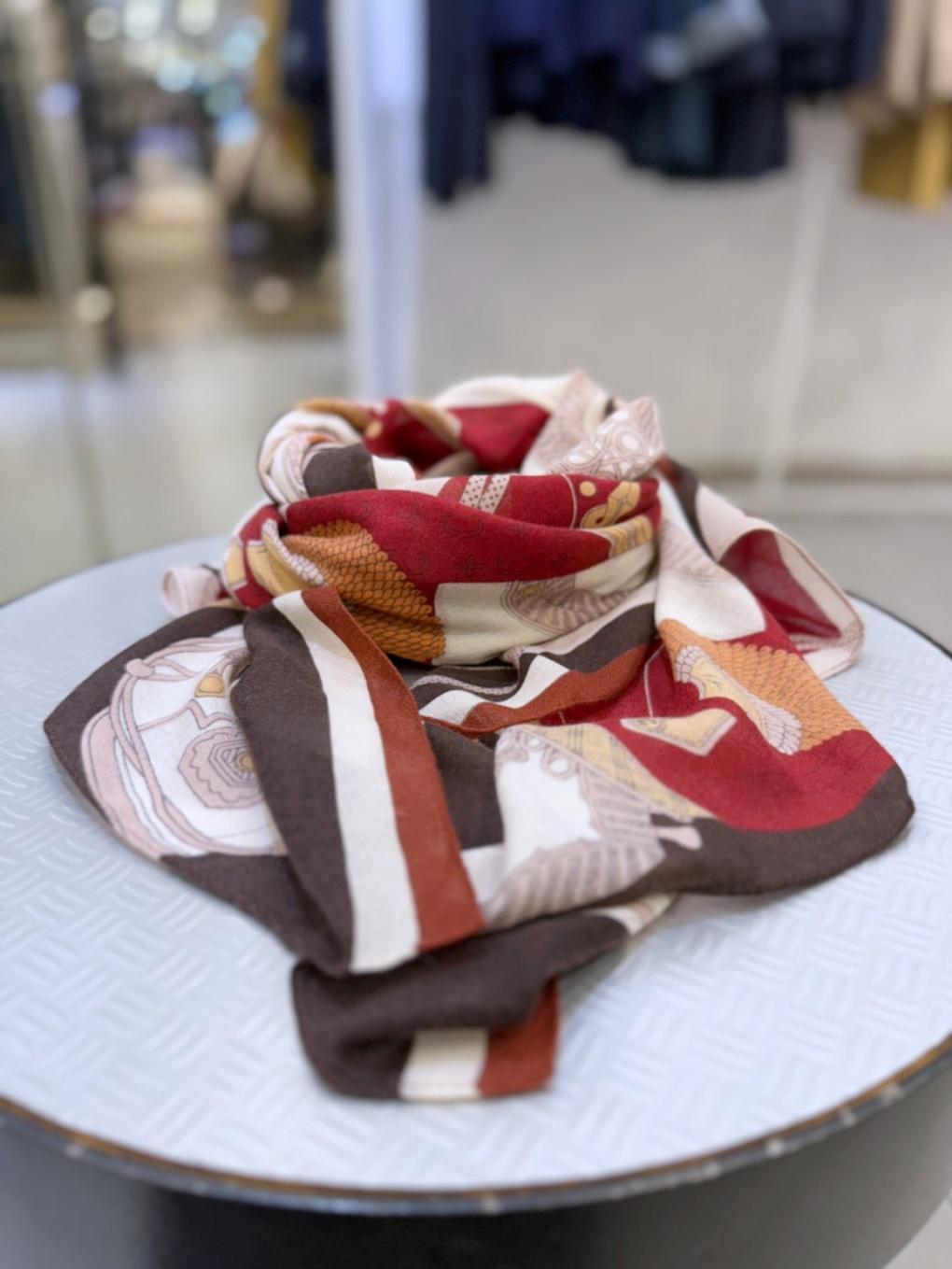 

Crocodile Lady Luxury Graphic Silk Scarf CLDWF1105