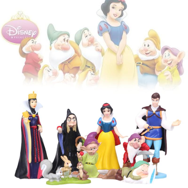 Uroczy Zestaw Figurek Królewny Śnieżki i Siedmiu Krasnoludków Idealny do Dekoracji Tortu