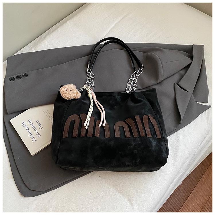 

Premium sense retro large-capacity bag women s 2025 new versatile shoulder bag college students commute tote bag чёрный