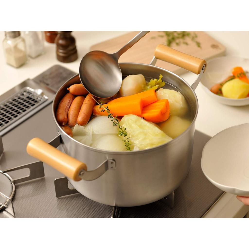 Wahei freiz Made In Japan I Want To Keep Using It for a Long Time Deep Type Pot 22cm IH Compatible Stainless Steel Wooden Handle Chitose Two-handed
