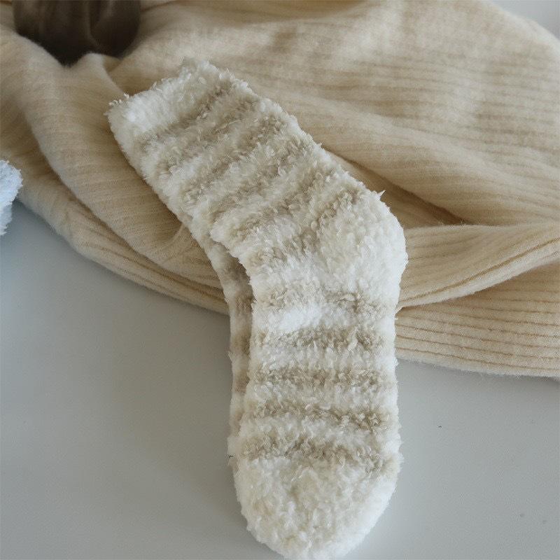 One-click Winter Thick Warm Mid-Calf Lamb Wool Sleep Socks for Women