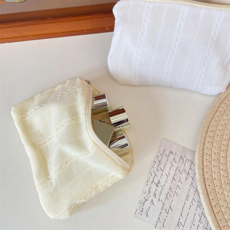 Kawaii Mini Travel Cosmetic Bag Lipstick Earphone Data Cable Storage Bag Purse Women Portable Makeup Handbags Wallet Pouch Bags