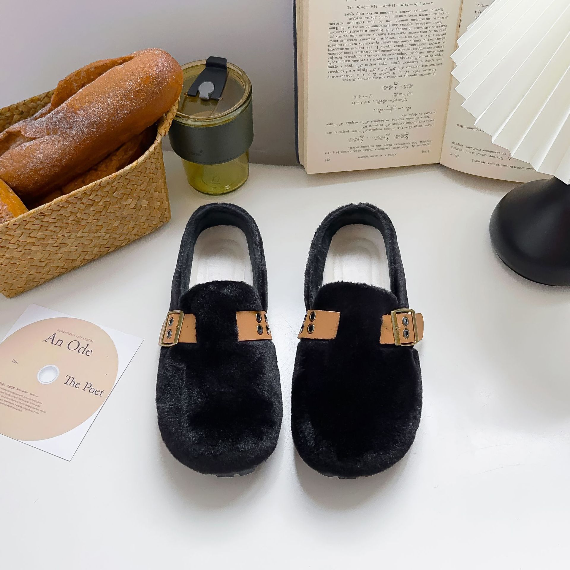 

Belle plush board shoes niche design autumn and winter shoes casual soft sole light 35