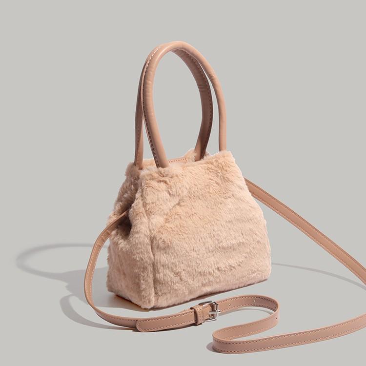 Plush Handbag for Women 2025 New Furry Cute Mini Handbag Korean Fashion Crossbody Bag