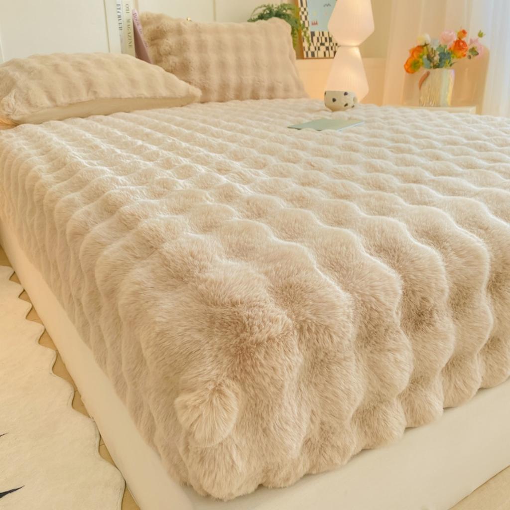 Solid Color Rabbit Like Plush Bed Sheet, 30cm Deep Pocket Design,Fully Wrapped Anti Slip Mattress Protective Cover,Thick and Warm In Autumn and Winter