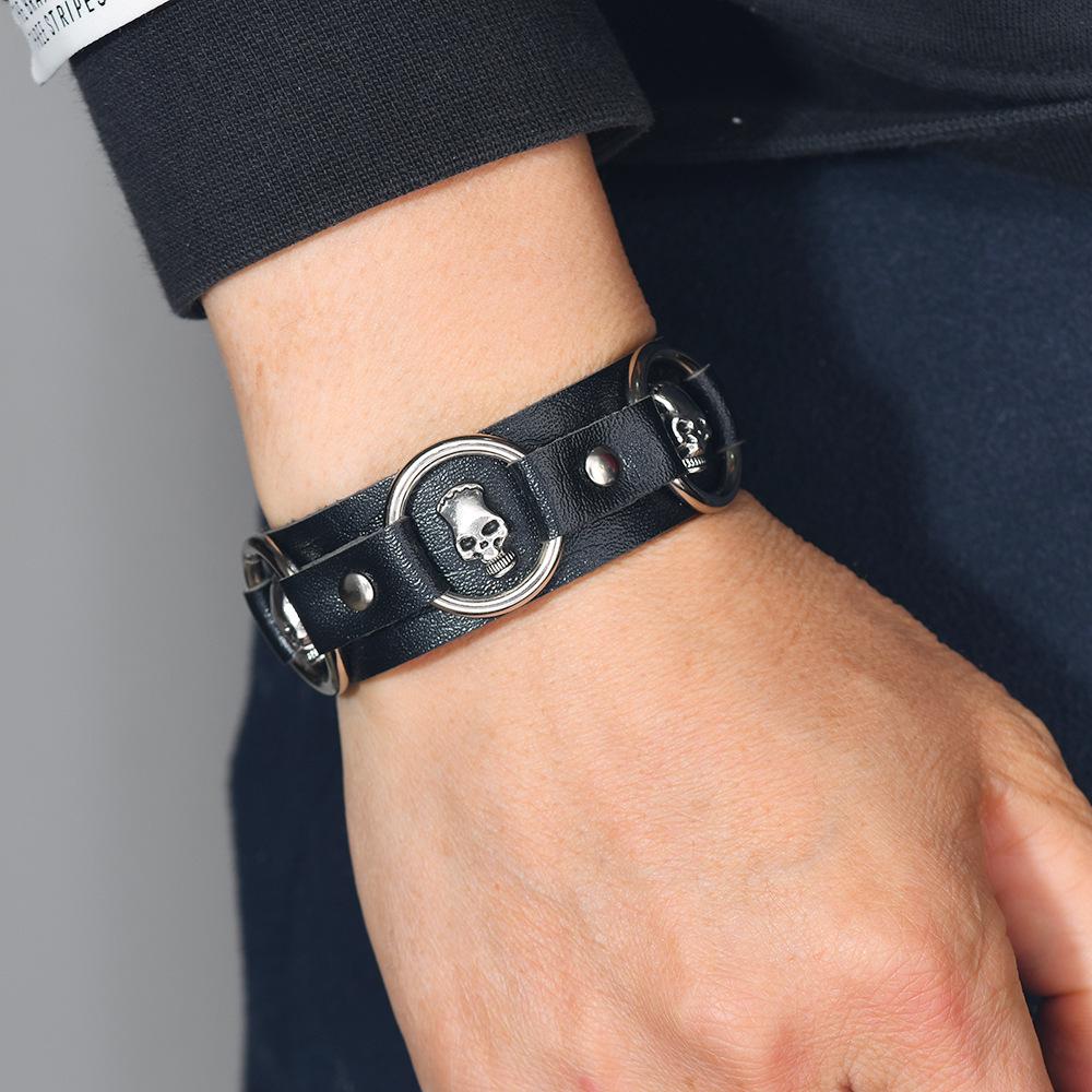 Punk Style Skull Bracelet: Creative & Stylish Fashion Accessory