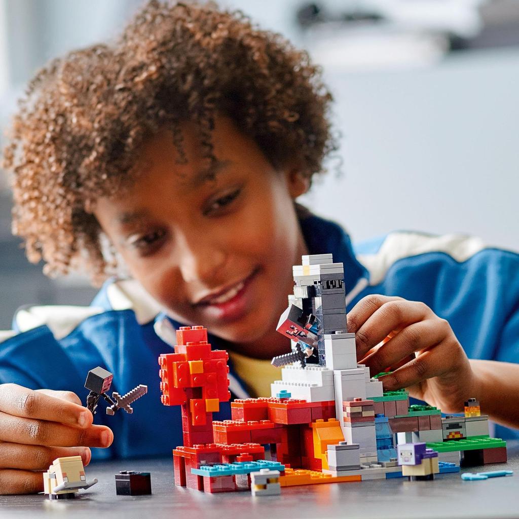 LEGO Minecraft Ruined Portal Gift 21172 Toy Blocks Christmas Gift Birthday Gift Video Game Boys Girls Ages 8 and Up