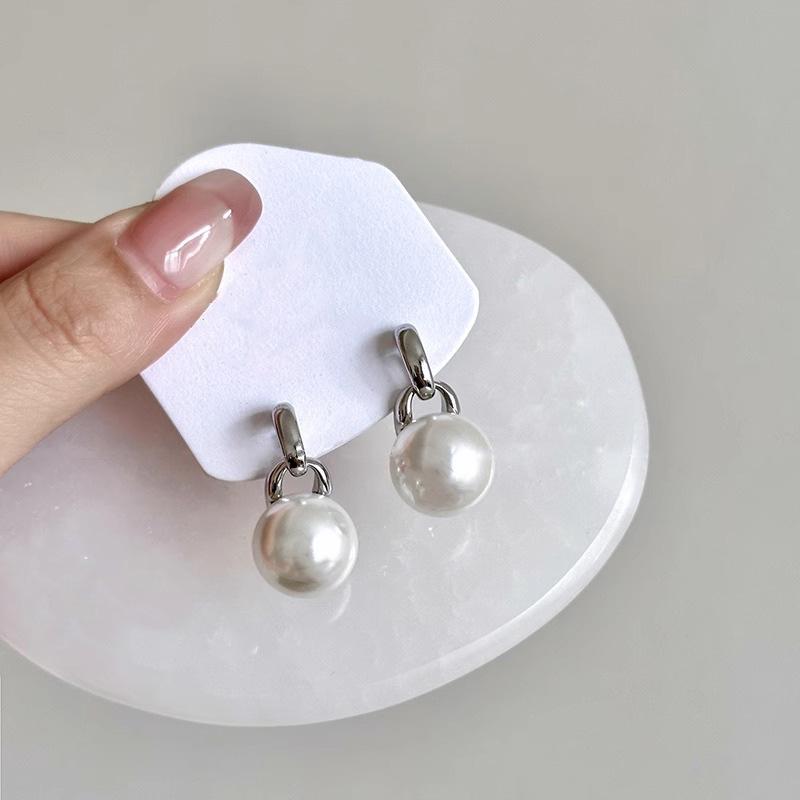 

Sweet Pearl Earrings Female Light Luxury Senior Sense of Simple and Elegant White Temperament Earrings Fashion Match Earrings Earrings