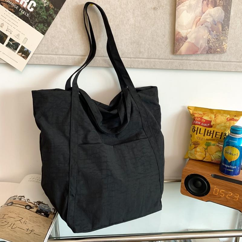 Нейлоновая сумка через плечо — фото 10