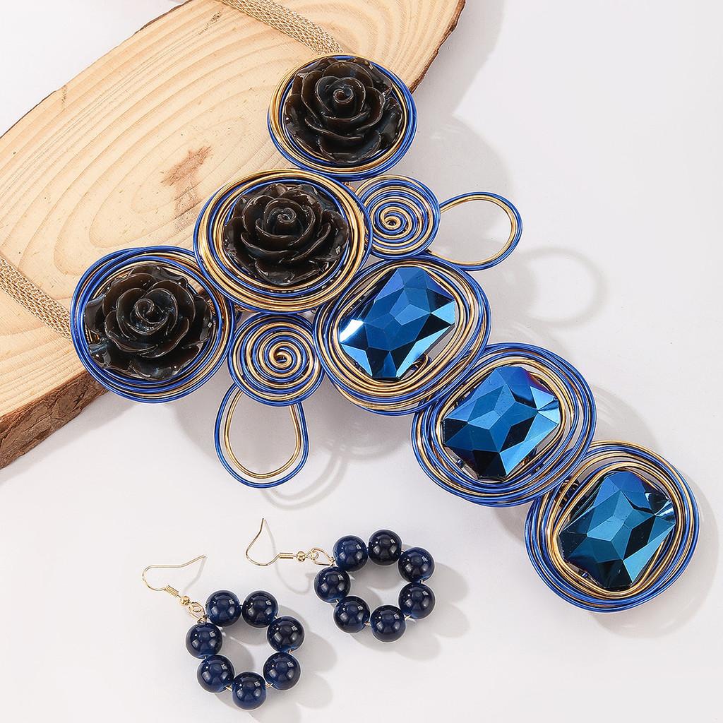 Chic Women Geometric Pendant And Earrings Set With Crystal And Resin Flowers