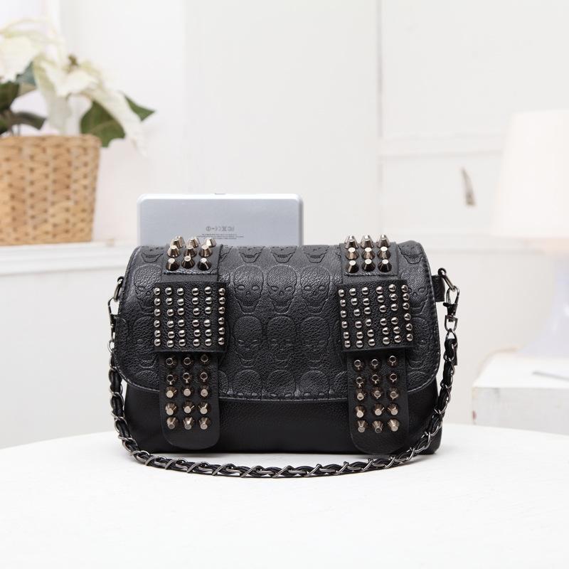 

Women s Bags Retro Chain Wrist Fashion European and American Women s Bag Rivet Skull Women s Single Shoulder Diagonal Cross Handbag чёрный