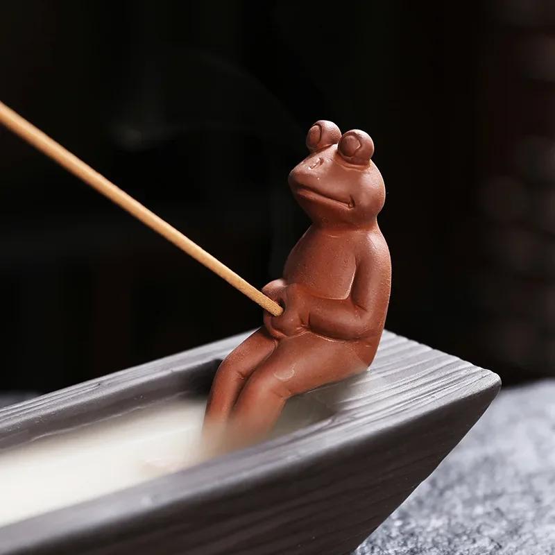 1Piece Handmade Purple Clay Incense Burner with Creative Frog Design for Home Decor and Tea Room Ornament (Without Incense)