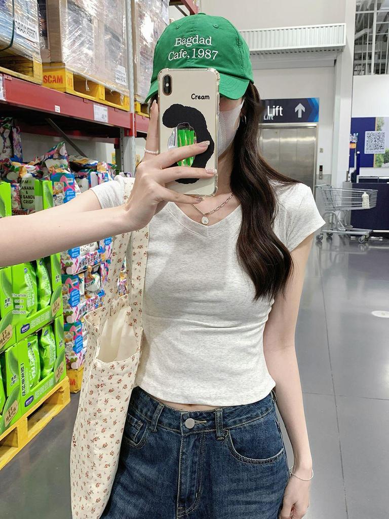 Summer 2025 Women's White V-Neck Pleated Short Sleeve T-Shirt - American Style