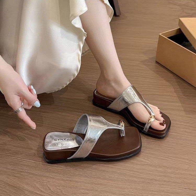 Retro flip-flops outer wear women's 2025 summer new French gentle style fashion heightened slope heel square head cool slippers