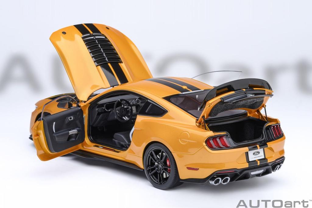 AUTOart Scale Ford Mustang Shelby GT500 Finished Product 73099 1/18 (Orange/Black Stripes)
