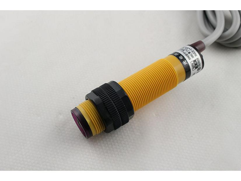 Hukong S18SN6DL Infrared Diffuse NPN Photoelectric Sensor (1 NO, 1 NC)