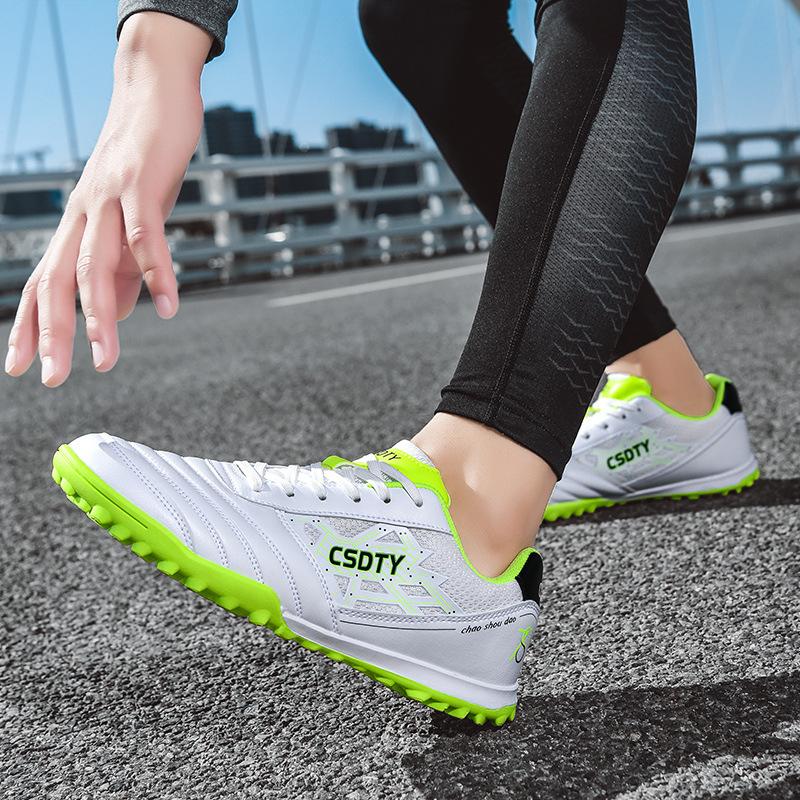 

Broken nail football shoes couple football shoes Quanzhou sports shoes multi-functional flat-soled sports shoes non-slip new models 45