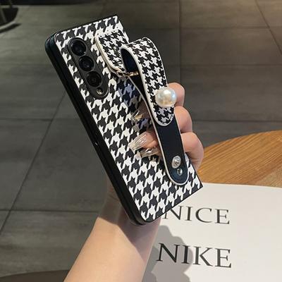 Luxury Pu Leather Houndstooth Pearl Wrist Strap Bracket Phone Cover For Samsung Galaxy Z Fold 4 3 Case