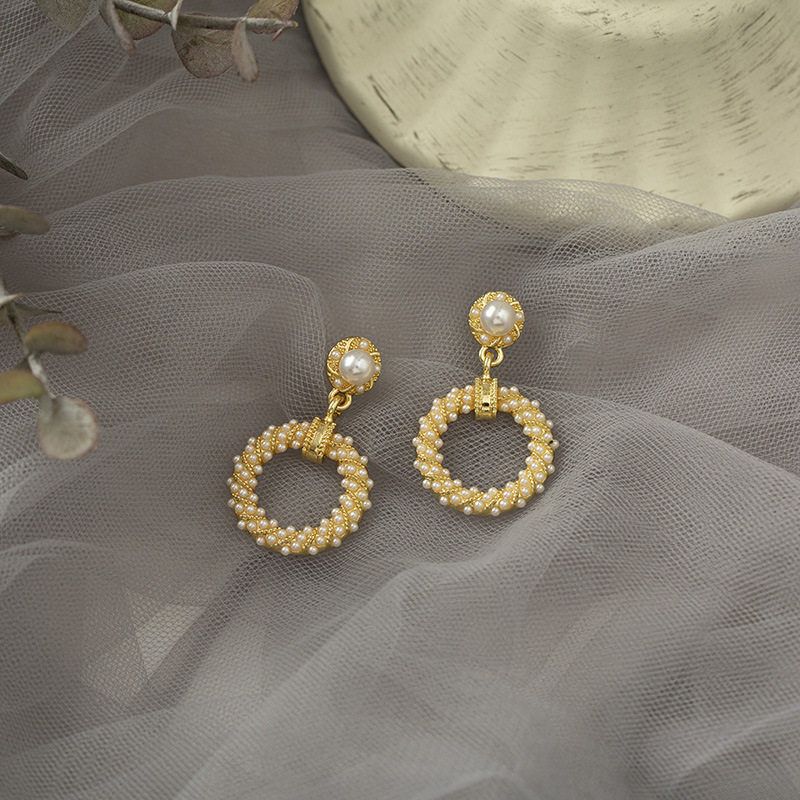 Fashion Retro Metal Geometry Silver Stud Earrings Women's 2023 Earrings Cold Wind Fancy Graceful Earrings