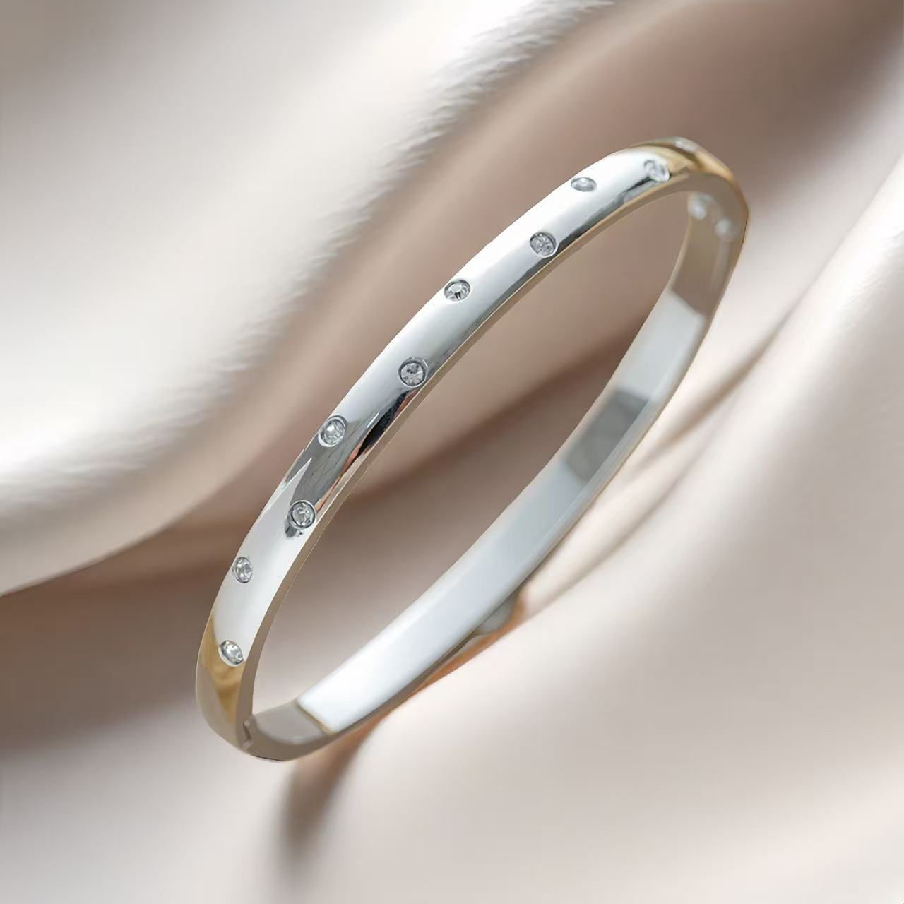 High Quality Neutral Titanium Steel Bracelet Elegant Geometric Diamond Wedding Party Jewelry Pearl-Studded Stainless Steel Gift 17.5cm&Titanium Stee