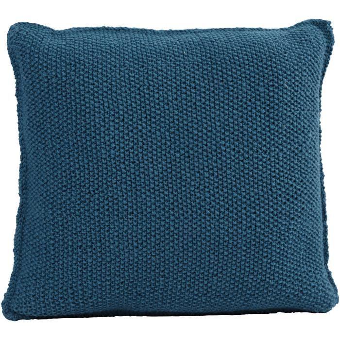Laine 100% australienne de luxe. Echantillon: 21 mailles x 27 rangs = 10x10cm - aiguille n°4. Laver à la main. Réf 44720