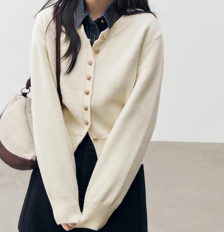 French Luxury Round Neck Knit Cardigan for Women - 2025 Spring/Autumn Stylish Soft Versatile Sweater Outerwear.