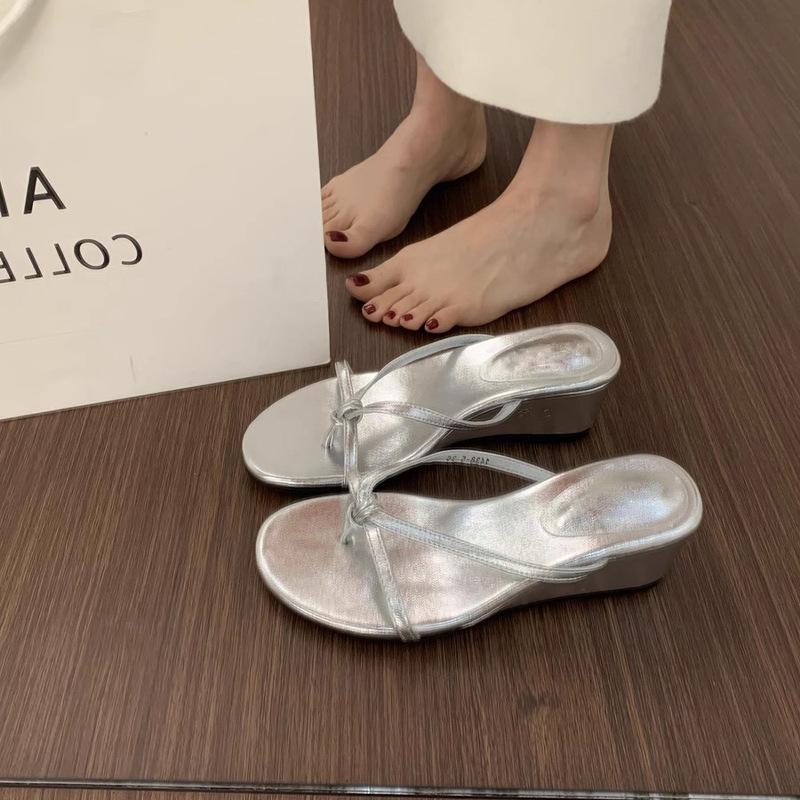 

Fashion slope heel toe slippers women s shoes wear summer new casual silver light mouth sandals 40 серебряный