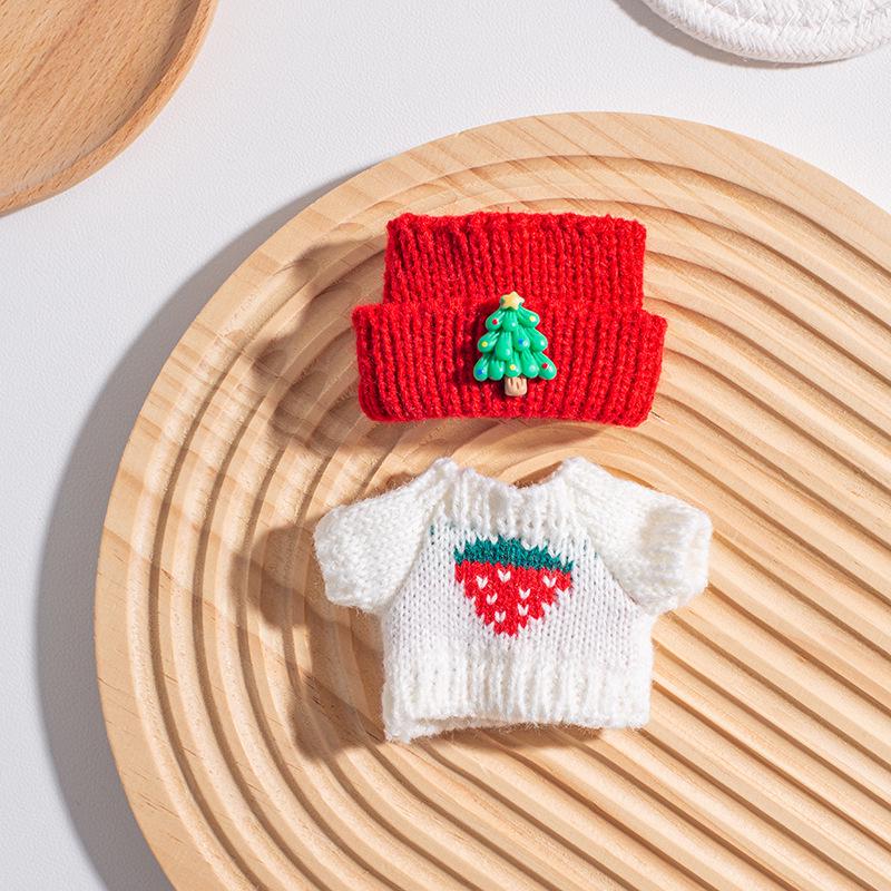 Labubu Christmas Sweater & Accessories Set for All Generations Keychain