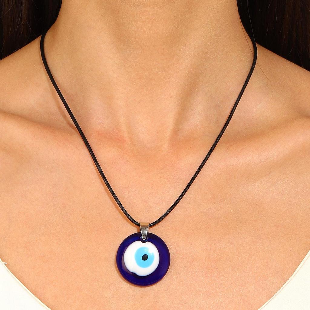 Exaggerated Heart Pearl Necklace with Irregular Hollow Design for Women
