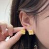 Boucles d'oreilles Sucre Carré Strass Italiens d'Inspiration Chinoise: Design Doré de Luxe de Niche pour Femmes