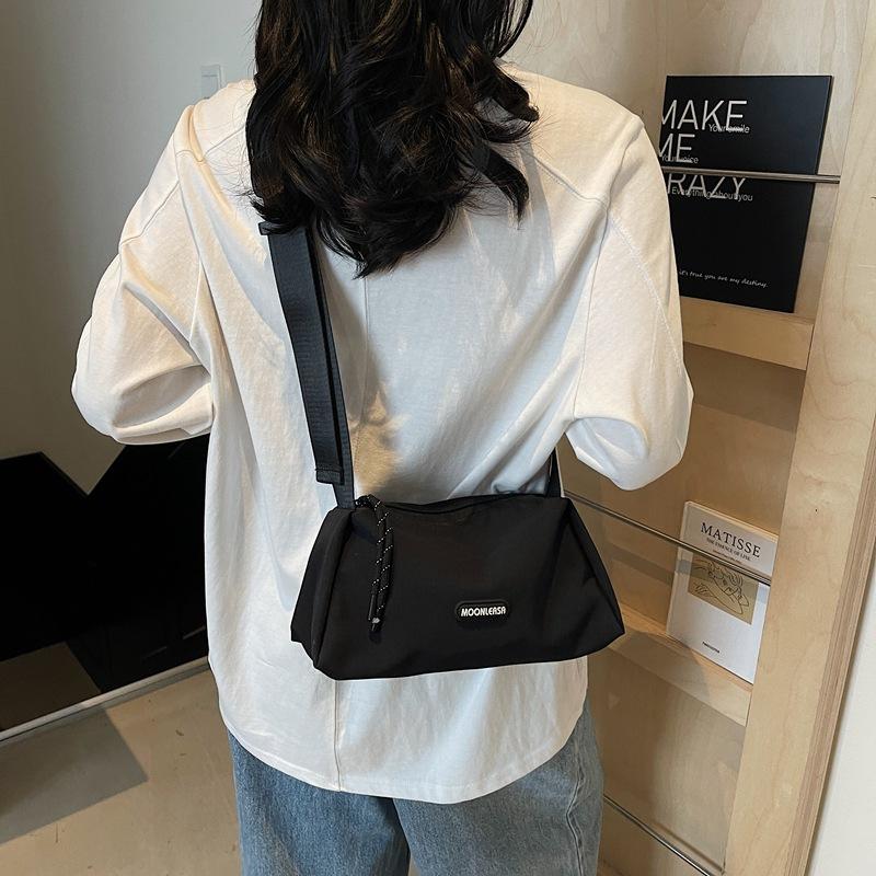 Crossbody Bag Niche Design Pillow Bag Simple Casual Men's Bag Women's Bag 2025 New Fashion Spring Tide Shoulder Bag