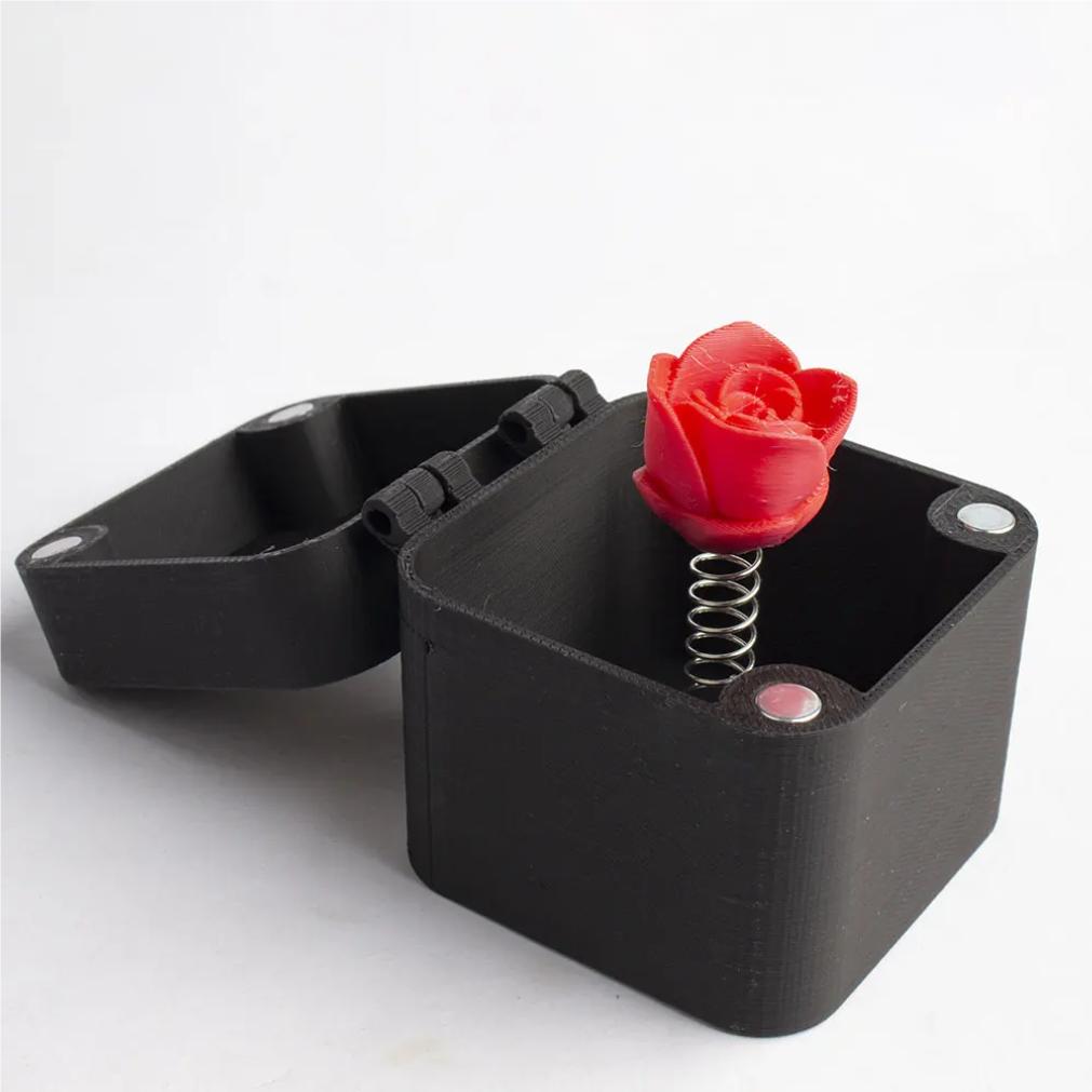 Love Rose Surprise Gift Boxs Christmas Fun Prank Gift Offices Desk Home Decor Valentine's Day Gift Decoration Toys2025new