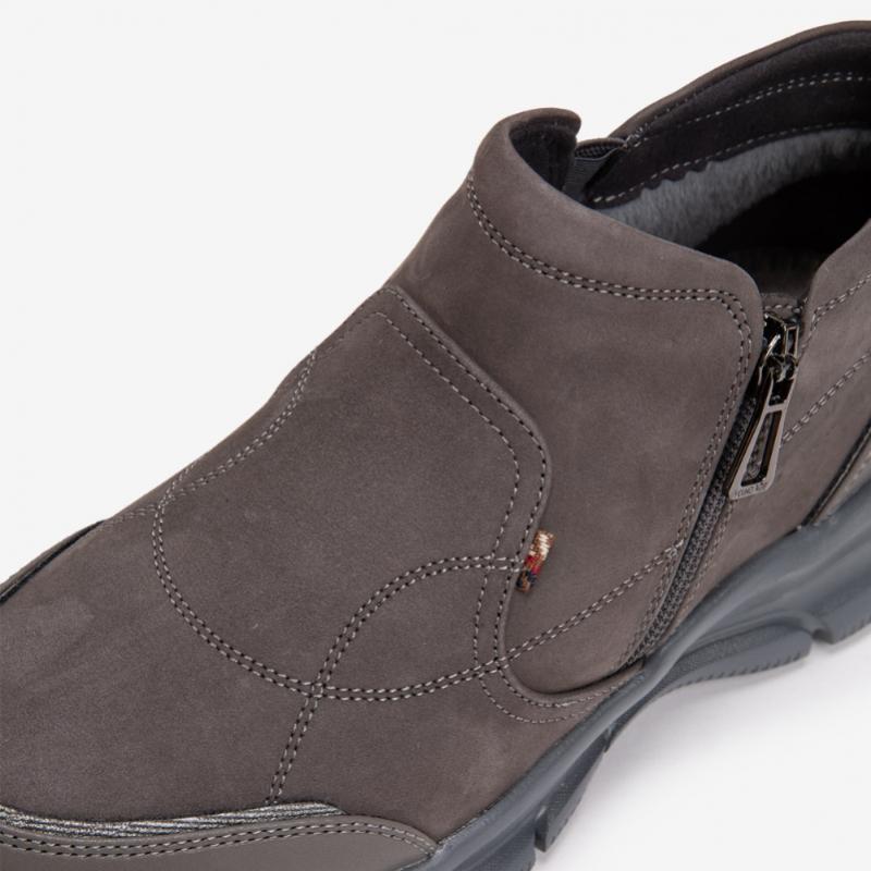 Young Age Women Boots Gray