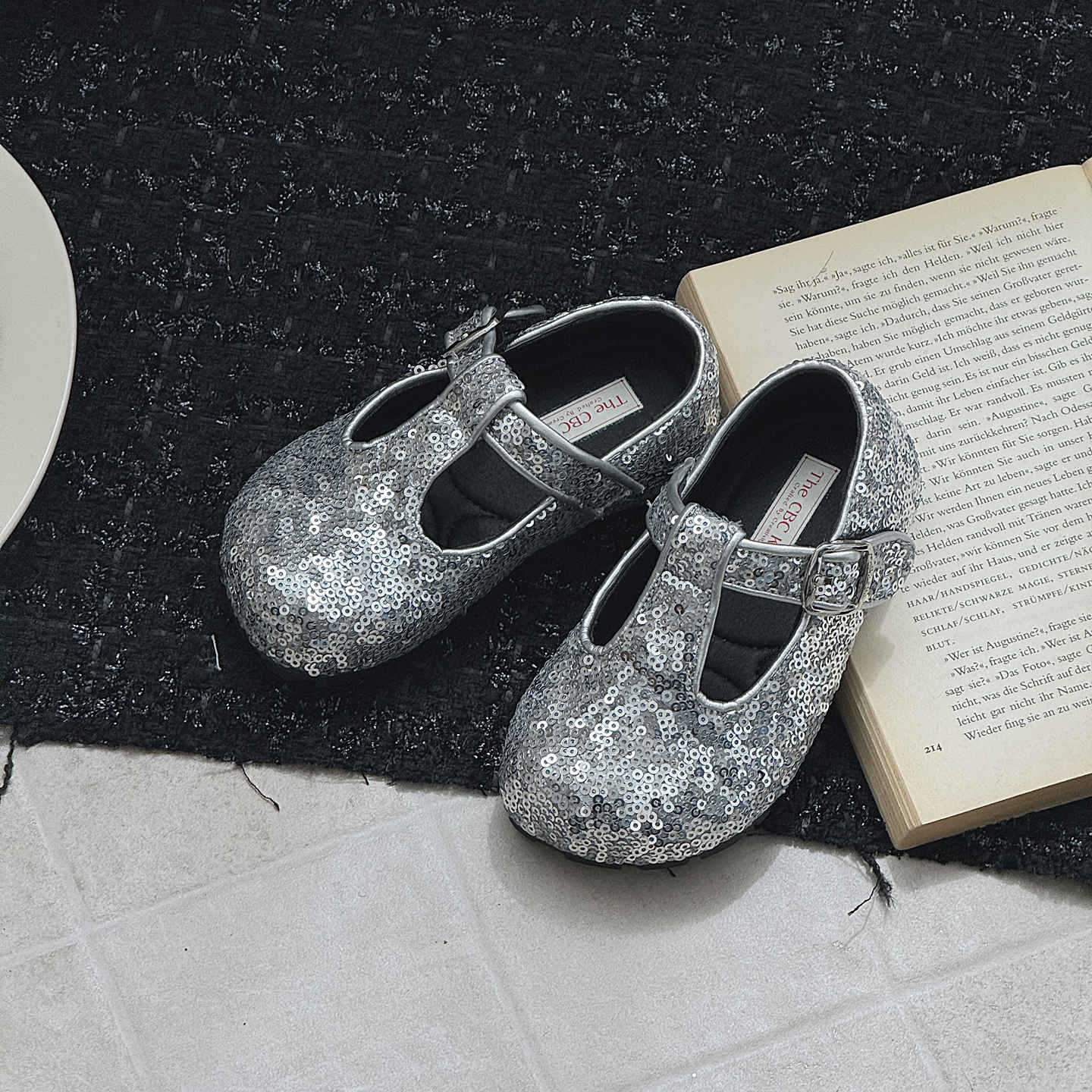

XSHX girls princess shoes sequined ball shoes autumn new Wenzhou high-end wide spread toe rubber sole retro old money 25