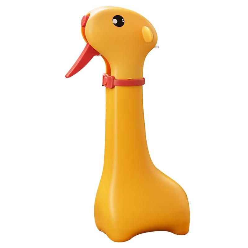 

Giraffe Shaped Handheld Watering Can Air Pressure Spray Bottle for Home Cleaning And Gardening жирафовий