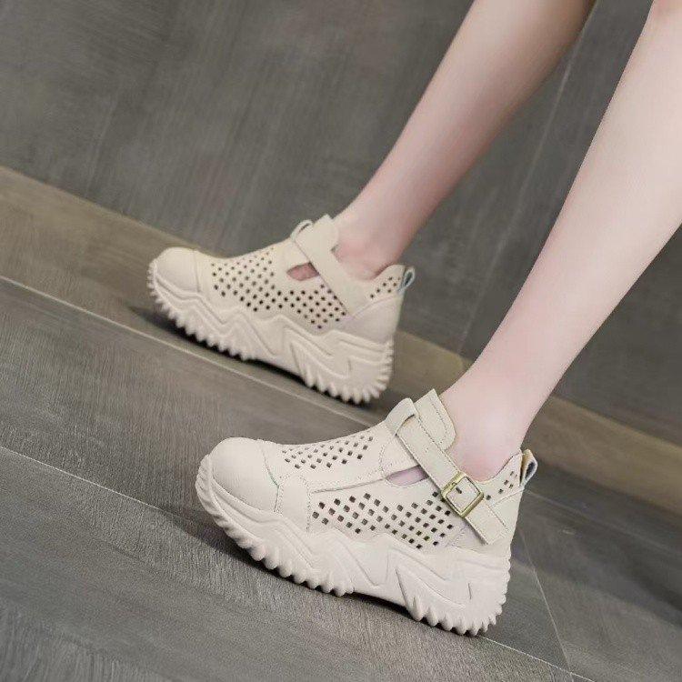 Small hollow sandals women's 2025 new summer breathable hole shoes sports and leisure height increase breathable dad shoes