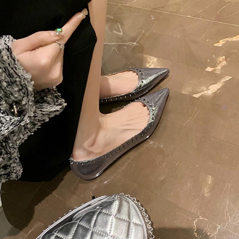 

Grape mother of the same style, shallow mouth pointed leather solid color versatile small rivet buckle flat-soled single shoes women s spring and summ 34