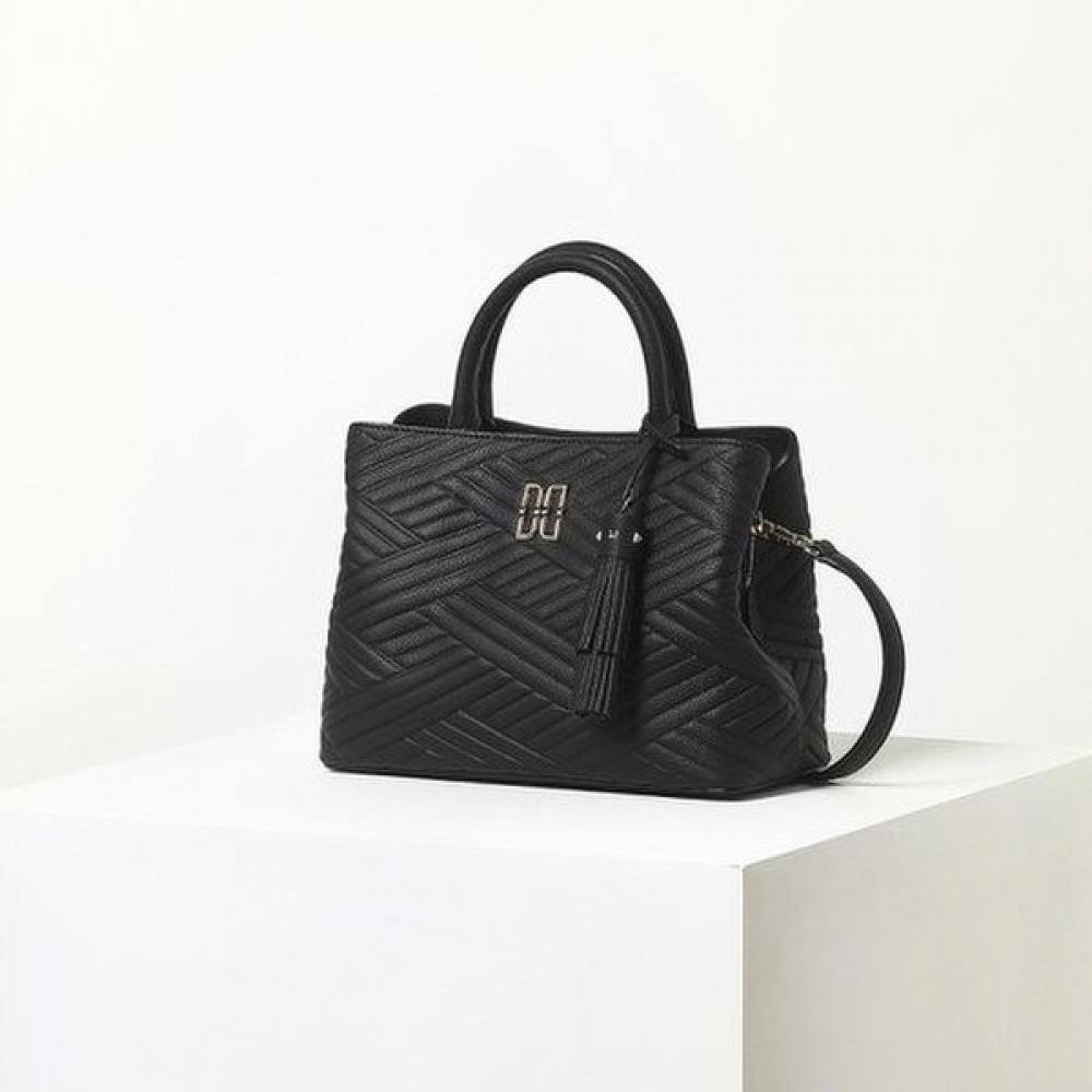 

Daks Black Small Leather Tote Bag Dcba5e366bk Single option