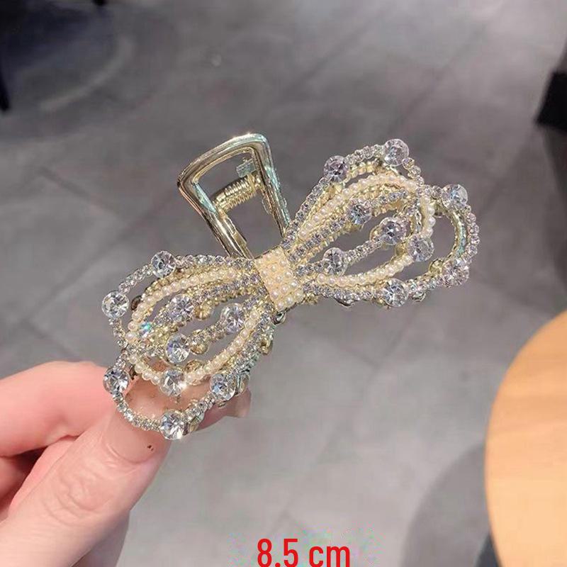 Shark Clip 2022: Fashionable Butterfly Hair Claw, Elegant Large Floral Design for Ponytail and Back of Head Styling