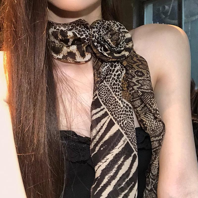 

New versatile fashion leopard print embroidery necklace retro high-end silk scarf exquisite niche design necklace