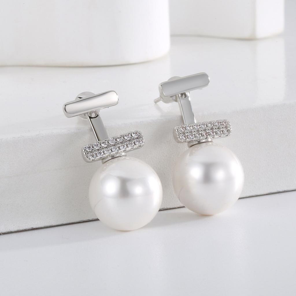 Retro Perlenohrclips ohne Ohrlöcher, High-End Nischenohrringe, Herbst- und Winterohrringe, vielseitig einsetzbare Ohrstecker, modisch