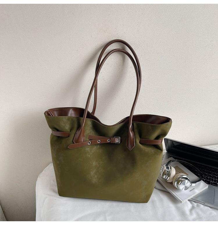 Tote shoulder bag women's 2025 new retro large-capacity underarm bag fashion commuter big bag tide