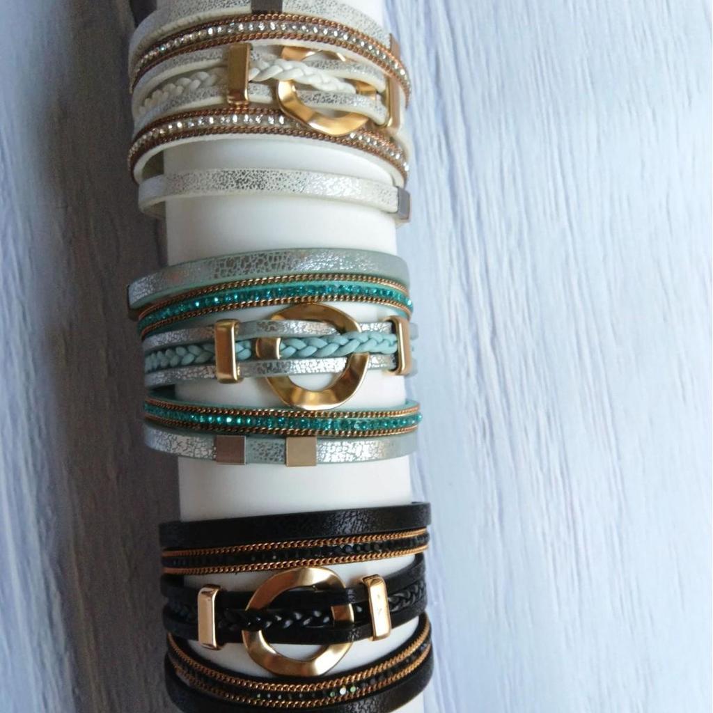 Bracciale da Donna in Ecopelle Stile Bohemien con Chiusura Magnetica