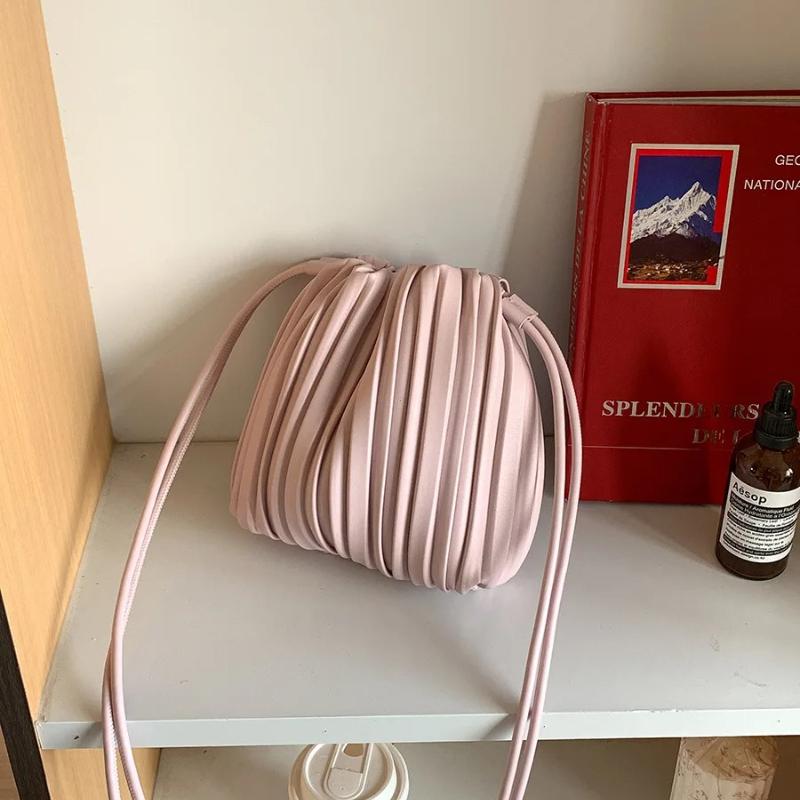 

Summer Fashion New Crossbody Bag Women s PU Single Shoulder Mini Bag Luxury Versatile Pleated Casual Small Square Bag Handbags