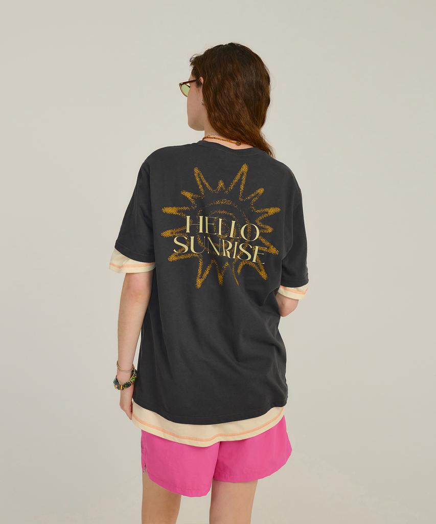 HELLO SUNRISE Hs Sunburst Icon Tee_Charcoal