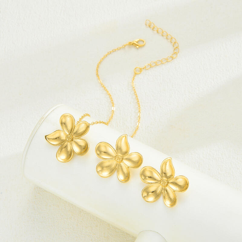 2Pcs/Set Exquisite Flower Pendant Necklaces Earrings for Women Bohe Gold Color Matte Petal Necklace Earrings Jewelry Accessories