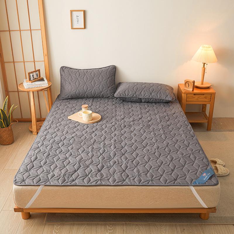 Waterproof Quilted Mattress Protector - Non-slip, Dustproof, Urine Barrier Bed Cover